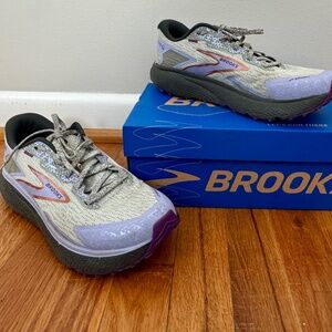 Brooks Trace 4 Run and Walk Women's shoes, Size 9 wide, Black/Grey/White